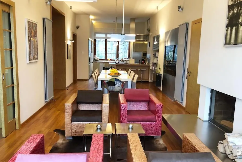 Willa Huge Luxury Central Prague Villa, 6 Beds And Baths, Terraces, Double Garage