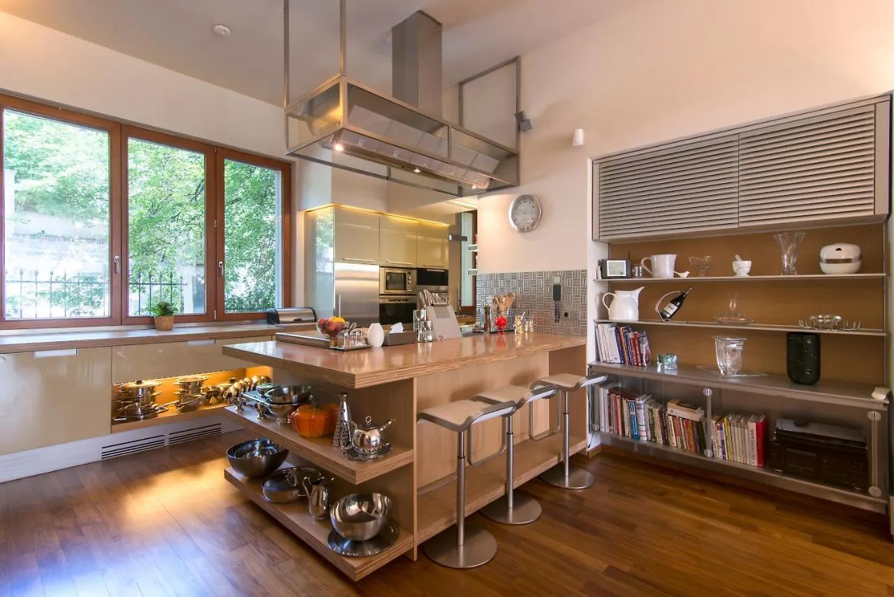 Willa Huge Luxury Central Prague Villa, 6 Beds And Baths, Terraces, Double Garage Czechy