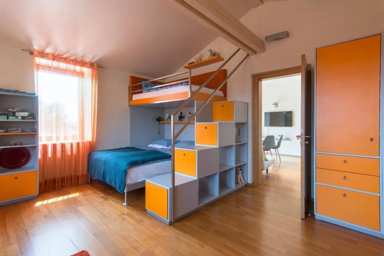 Huge Luxury Central Prague Villa, 6 Beds And Baths, Terraces, Double Garage 0*,