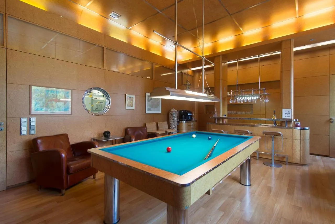 Willa Huge Luxury Central Prague Villa, 6 Beds And Baths, Terraces, Double Garage Czechy