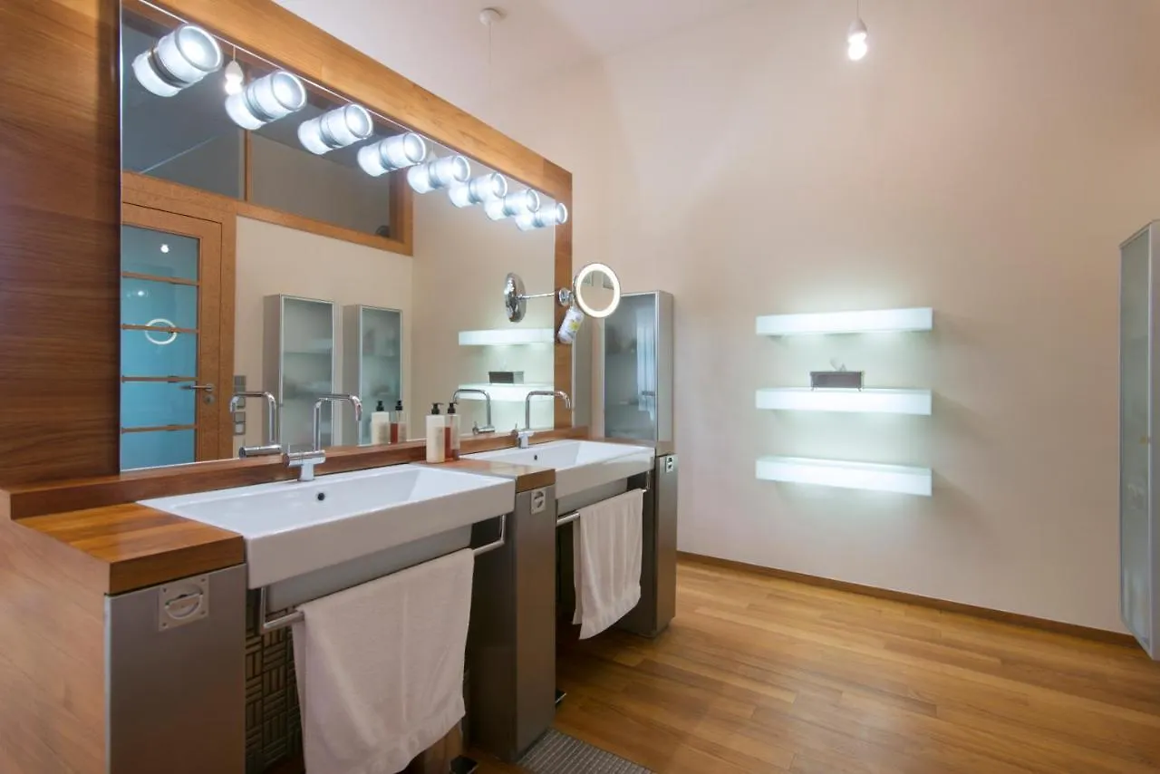 Huge Luxury Central Prague Villa, 6 Beds And Baths, Terraces, Double Garage 0*,
